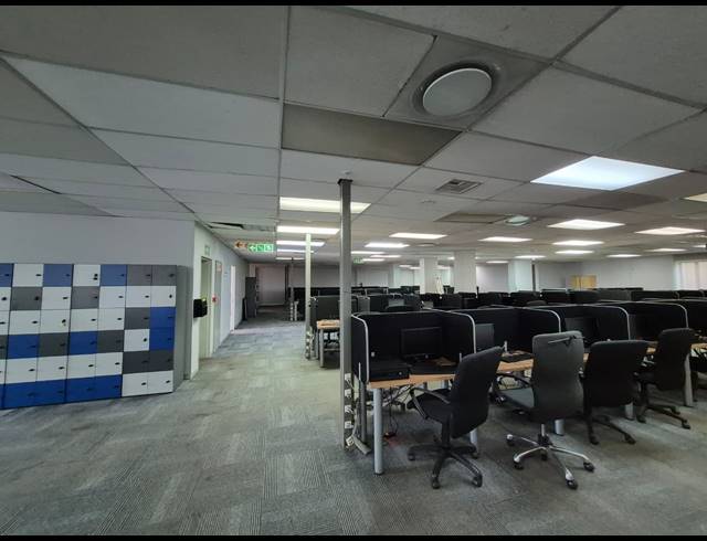 1,606M² OFFICE TO LET IN CRAIGHALL
